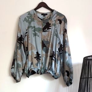 Blue camouflage bomber jacket. Size 8.